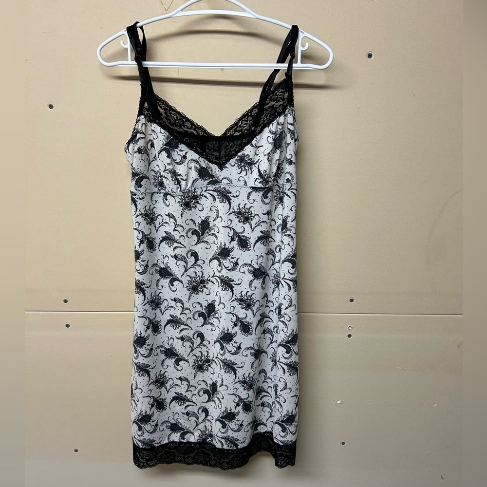 2/$20❤️- PJ slip | Women’s PJ slip size small